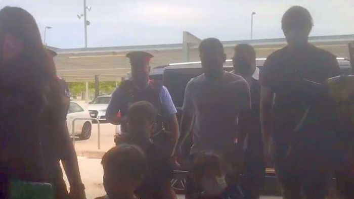 Isteria provocată de transferul lui Lionel Messi la PSG! Primele imagini de la plecarea starului argentinian din Barcelona | VIDEO