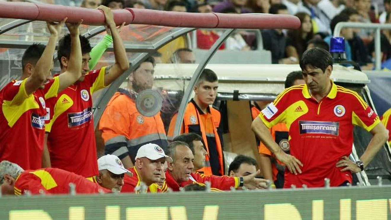 Doar 9 locuri disponibile. Pe cine "sare" Piți din schemă din campionatul intern?