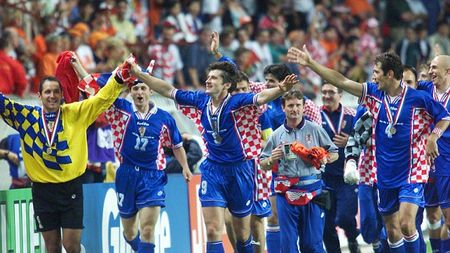 Coleg cu Maradona, vârf al unei naționale stelare și killer al României. Suker, unul dintre cei mai valoroși atacanți ai anilor '90, dezvăluie secretele unei cariere de top, vorbește despre huligani și anunță: "Prietenul meu, Răzvan Burleanu, va face lucruri extraordinare"