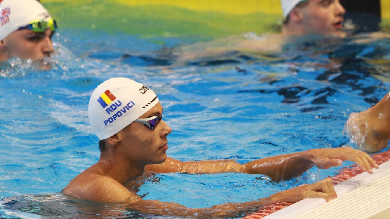 David Popovici, reacție clară despre copilul care l-a așteptat cu mesajul „Te iubesc”. Campionul a fost tranșant: „Era drăguț, dar sper că nu l-a împins mama lui prea mult”