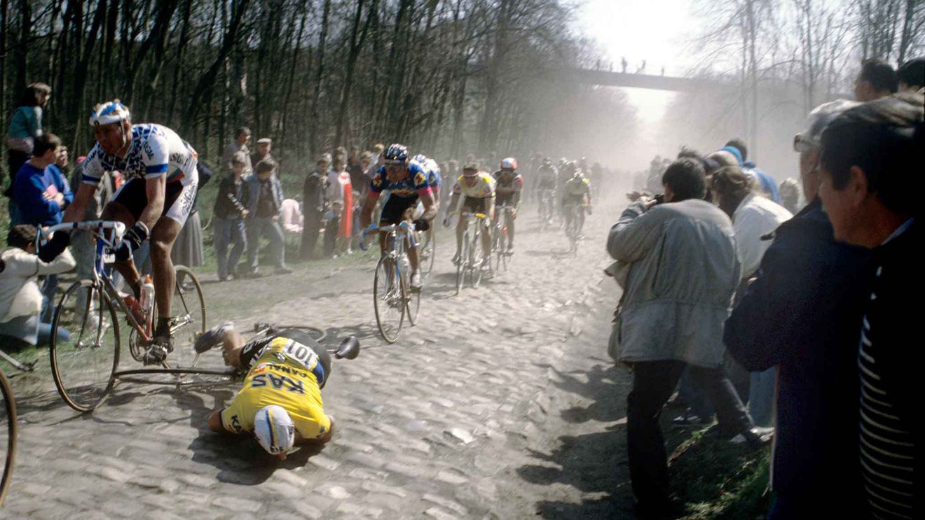 "Iadul Nordului", te trec fiorii numai când vezi imaginile! Cea mai tare cursă de o zi din ciclismul mondial are nu mai puțin de 29 de sectoare de piatră cubică