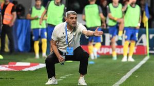 Decizia luată de Liviu Ciobotariu după ce Petrolul este singura echipă din Superligă fără gol marcat în două etape. Motivul pentru care îi prevede un viitor mare unui fotbalist pe care îl antrenează