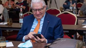 Doctorul Vlad Ciurea dezvăluie ce trebuie să bei la prima oră a zilei pentru a avea un corp sănătos