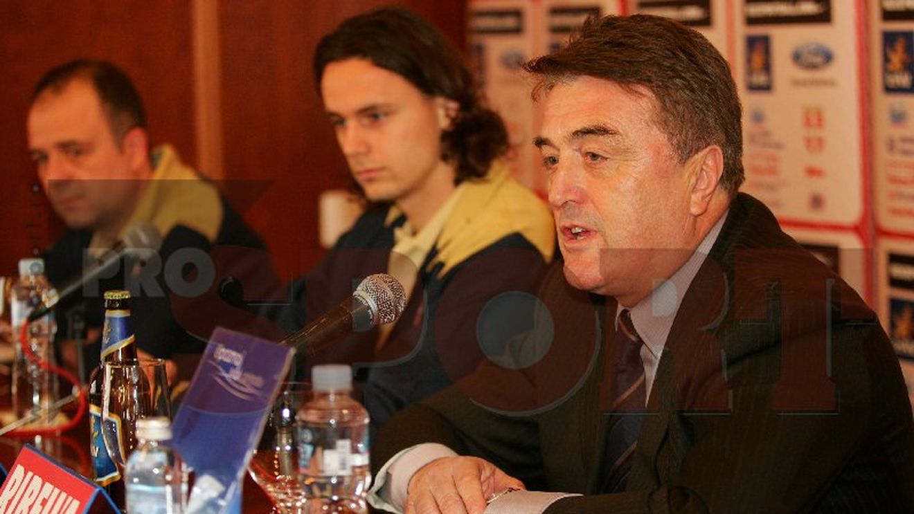 Antic a adunat "cavaleria" pentru meciul cu România!