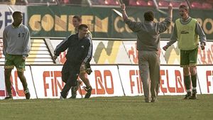 EXCLUSIV | ProSport l-a găsit pe ultimul "supraviețuitor" al Forestei din meciul cu Dinamo 5-4. Omul care avea grijă de mușchii lui Niță, Păcurar și Ovidiu Ciobanu, dezvăluiri de senzație. "Marin Barbu a luat sticlele la picioare în vestiar!"