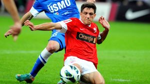 Și-au bătut joc de Nica? Șansele ca fundașul să semneze cu Dinamo sunt minime! LPF poate oferi dispensă azi pentru a fi înregistrat, dar clubul nu a cerut asta! | EXCLUSIV