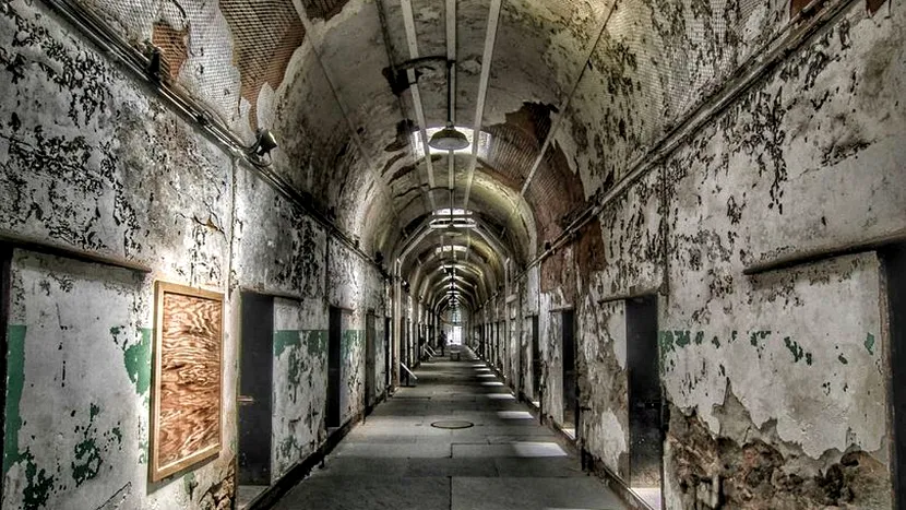 Cum arată cea mai bântuită închisoare din America, unde au fost torturați deținuți precum Al Capone sau unul dintre cei mai faimoși jefuitori de bănci din istoria Statelor Unite