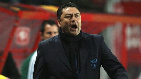 Nu doar Gigi Becali a fost dezamăgit după jocul de la Mioveni!** Stan, criticat și de mentor: "Nu câștigi dacă bagi toți atacanții pe teren"