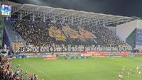Scenografie impresionantă pentru Leonard Doroftei. Ce gest a făcut marele campion la meciul Petrolul – Dinamo