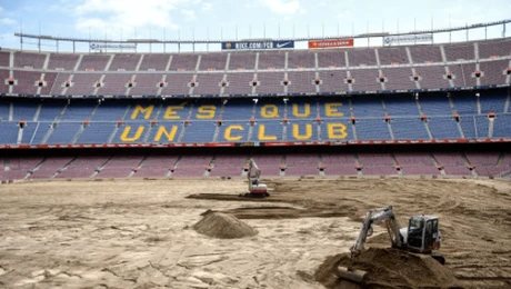 Românii, chemați să muncească la reconstrucția stadionului Cam Nou din Barcelona. Ce salarii se oferă