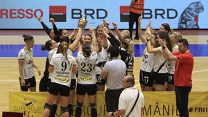 SCM Rm. Vâlcea, pe urmele Oltchim: 18 victorii în ultimele 18 meciuri! Antrenorul momentului în România îndeamnă la calm: „Suntem surpriza plăcută a acestui start de sezon, dar trebuie să rămânem modești"
