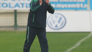 "Nu există persoane care să spună că m-au premiat"