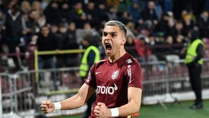 Cristi Manea, gesturi provocatoare în fața galeriei lui U Cluj! Fundașul lui CFR Cluj a scăpat nesancționat: „Se impunea cartonașul galben”