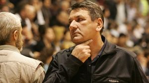 "Îmi pare rău de vâlcenii care nu au putut, săracii, să-și găsească un bilet la finală"