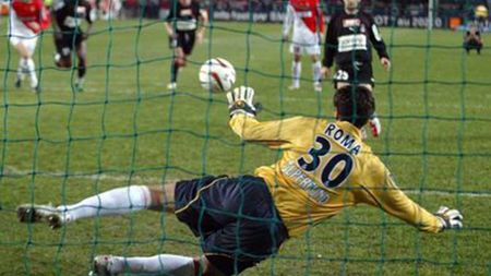 AC Milan l-a transferat pe Flavio Roma, portarul lui AS Monaco