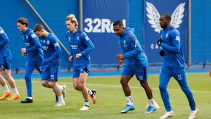 Fostul fotbalist de la Rangers, prins cu cinci beri băute înainte de antrenament. A produs un accident și acum este arestat