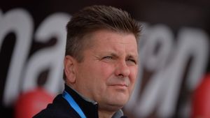 ProSport, confirmat! Dușan Uhrin a părăsit Dinamo. Antrenorul ceh a plecat în această dimineață din Romania + Prima reacție| EXCLUSIV