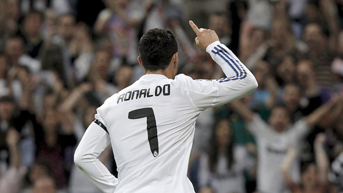 VIDEO Ronaldo, idolul fanilor!** Cum și-a cerut scuze portughezul unui suporter pe care l-a lovit cu mingea în figură