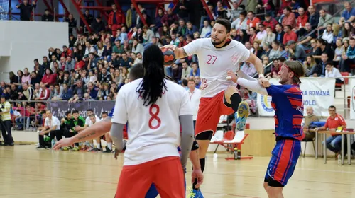 Dinamo a câștigat „clasicul” cu Steaua și a urcat pe locul 1 în Liga Națională de handbal masculin. Jocul a degenerat pe final, fiind arătate 4 eliminări și un cartonaș roșu