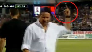 VIDEO Gest incredibil făcut de Paulo Sergio în Liga Campionilor: i-a arătat degetul mijlociu arbitrului