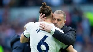 Cele două transferuri prioritare pe care Tottenham le va face de urgență. Unul are legătură directă cu Radu Drăguşin