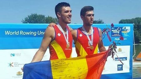 SPECIAL | Talisman în trei culori! Povestea drapelului pe care sportivii din loturile de canotaj au datoria să-l ducă până pe podiumul Jocurilor Olimpice de la Tokyo