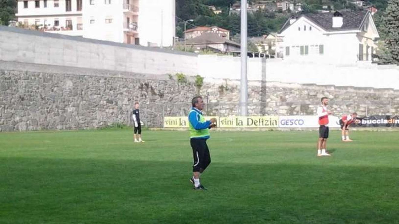 Hagi a revenit în iarbă la antrenamentul Viitorului. "Îmi trebuia un pic de mișcare, că are nevasta nevoie de mine"