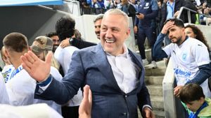 Impresarul apropiat de Universitatea Craiova a găsit doi fotbaliști nigerieni pentru a-i transfera: „I-am ales din 1.500”