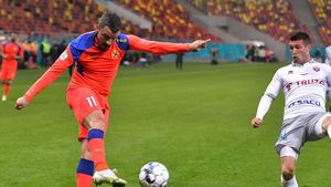 Constantin Budescu, adio FCSB! Roș-albaștrii au făcut anunțul oficial: „S-a despărțit de colegi și de staff!”