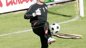 Lui Dani Coman îi e dor să joace fotbal!