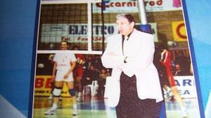 Pasiune fără limite** A scris trei cărți și zeci de mii de articole despre voleiul maramureșean