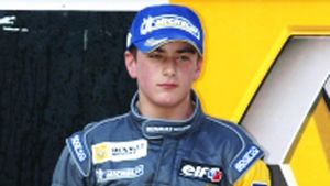 Sechelariu uimește întreaga lume: câștigă în Singapore, la doar 16 ani