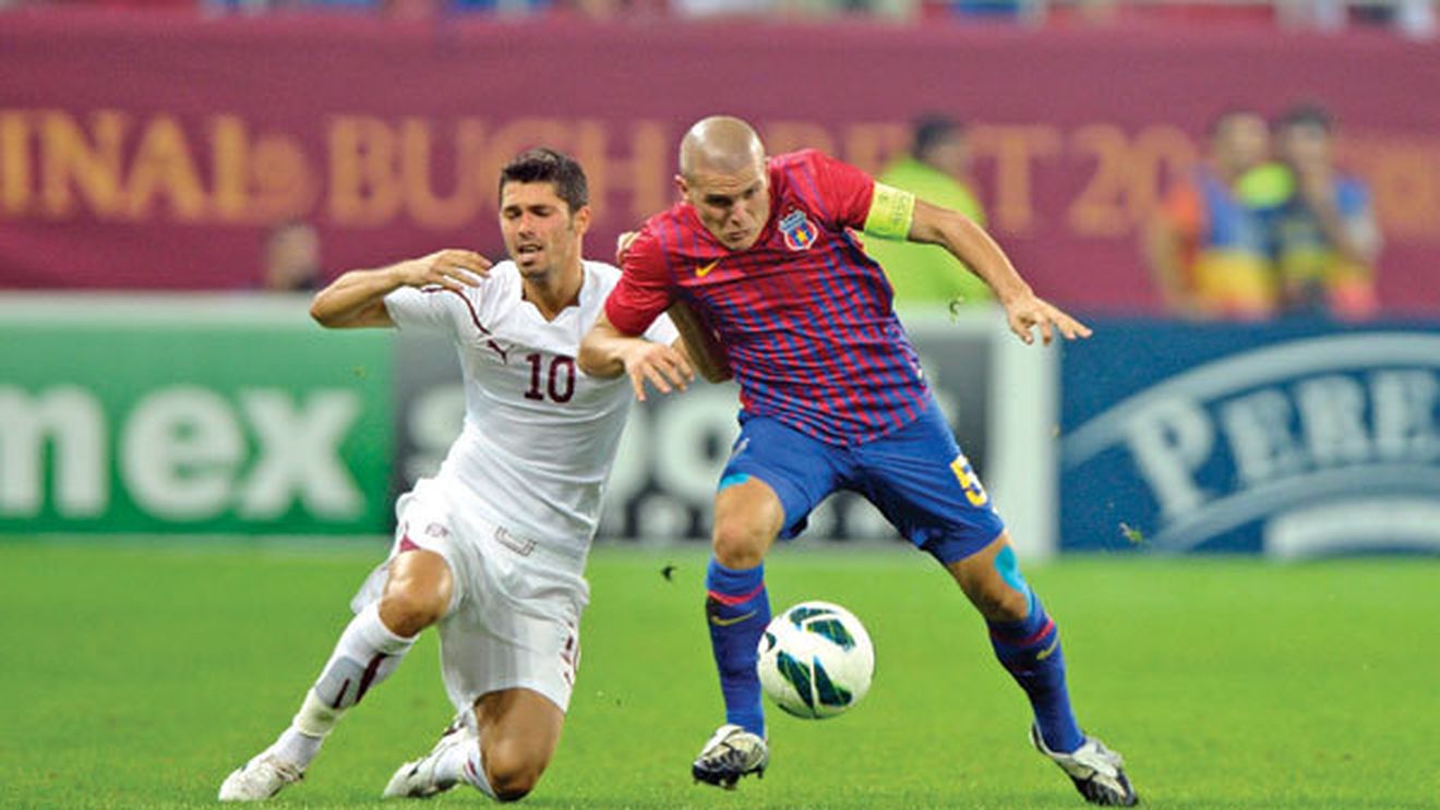 Au uitat de derby-ul cu Rapid și l-au băgat pe Becali în ședință.** Patronul pune piciorul în prag, deși Steaua așteaptă 25 de mil â‚¬ din Ligă. Ce au cerut jucătorii și răspunsul: