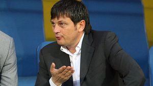 Declarație halucinantă a lui Daniel Stanciu: „Accidentări sunt tot timpul. Mergi pe stradă și îți cade un ghiveci în cap". Pandurii a refuzat să iasă de la vestiar din cauza terenului înghețat