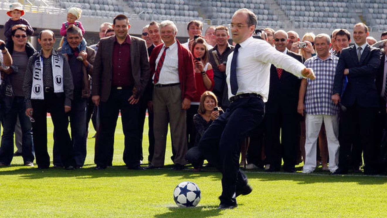 EXCLUSIV:** Emil Boc și patronul lui "U" Cluj s-au întâlnit astăzi! Ce decizie au luat în privința viitorului echipei