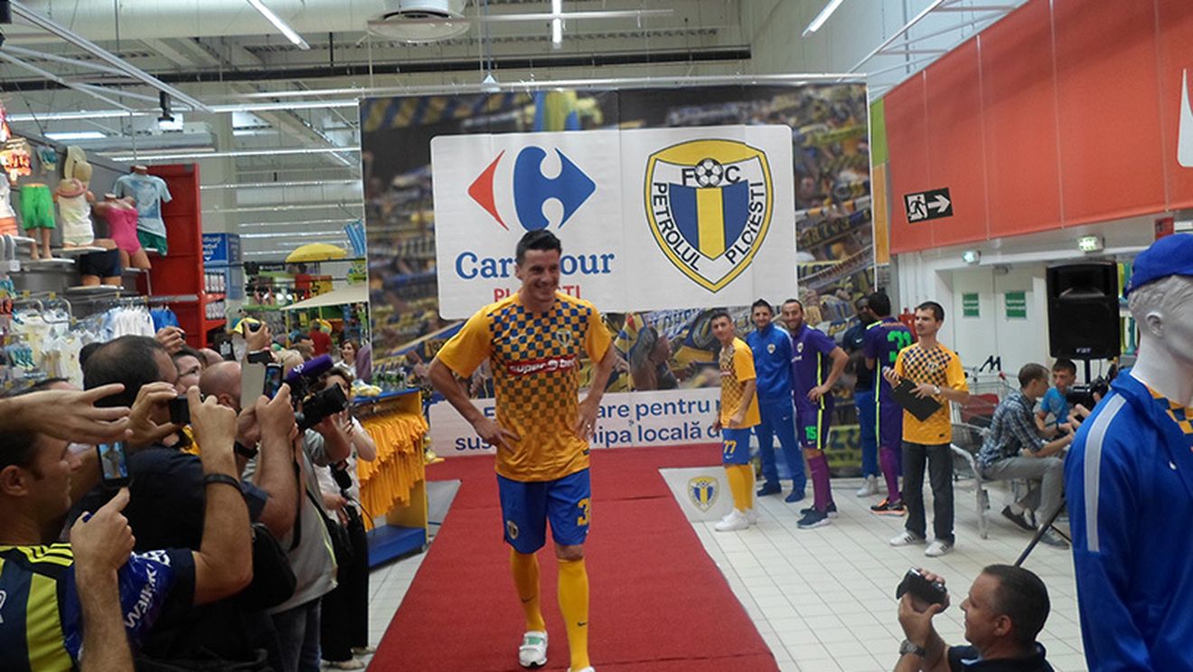 FOTO | Petrolul și-a prezentat echipamentul pentru noul sezon