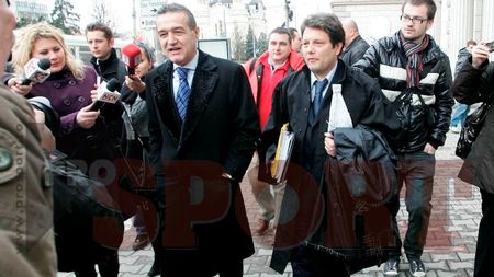 Becali a reușit!** Procesul în cazul "Valiza", suspendat!