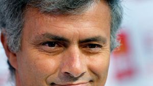 Mourinho ignoră criticile privind jocul defensiv:** "Ne vom apăra în 11 contra Barcelonei, nu în 6 ca până acum"