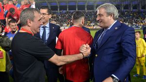 Gică Hagi a cerut ca Mihai Stoichiță să fie îndepărtat. Răzvan Burleanu ar fi luat decizia finală și e o lovitură pentru „Rege”