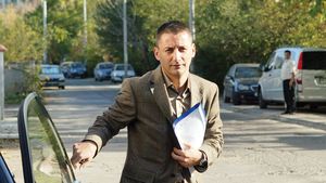 "M-ar onora** susținerea lui Gică"