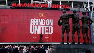 Familia Glazer a vândut 25% din Manchester United cu 1,5 miliarde de euro! Cine e acționarul minoritar care a plătit o avere pentru un sfert din clubul de pe Old Trafford