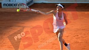 FOTO | Performanța carierei pentru Dinu, la BRD Bucharest Open: 6-0, 6-3 în primul tur, cu Kichenok. "Nu am jucat cinci luni în 2014, din cauza unei fracturi"