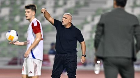 Imaginile cu Cosmin Olăroiu, care au făcut înconjurul Emiratelor. Ce s-a întâmplat în timpul unui interviu: „Ei știu asta”