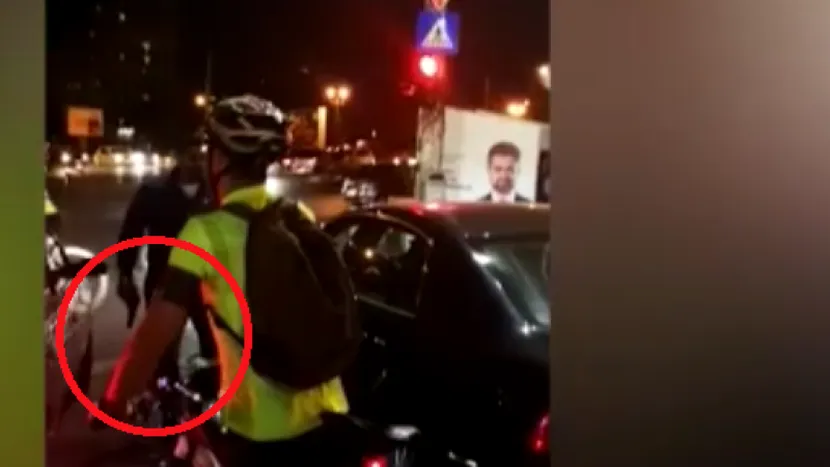 VIDEO | Un șofer din București a amenințat cu pistolul un grup de bicicliști!