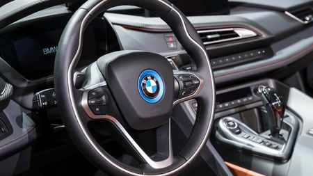 Mașina lui Diego Maradona, scoasă la licitație! Ce dotări are bolidul de lux