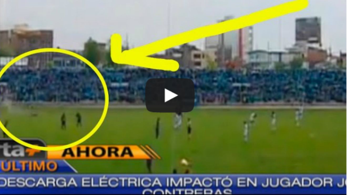 Un fotbalist din Peru, aproape de dramă. VIDEO | A fost lovit de fulger, chiar pe terenul de joc