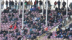 Concert Cargo, show de lasere și multe alte surprize. Duminica următoare, bănățenii își iau rămas-bun de la Stadionul „Dan Păltinișanu”, înainte de începerea demolării