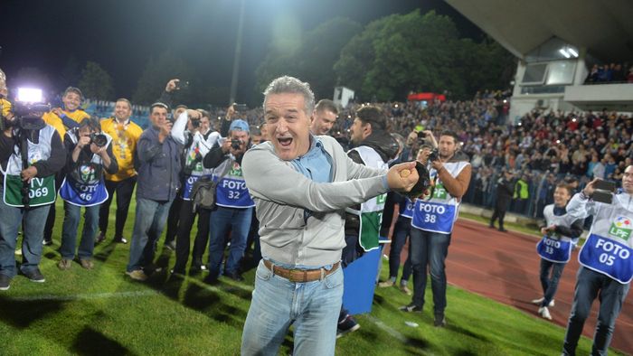 Gigi Becali, surpriză pentru fanii FCSB! Patronul roș-albaștrilor a anunțat că va fi în tribune la meciul cu Anderlecht: „Mă duc ca la teatru”. Câte bilete s-au vândut până acum pentru partida de joi