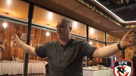 „Așa ne simțim acum!” Imagini fabuloase postate de turci după victoria uriașă a lui Marius Șumudică cu Fenerbahce | VIDEO