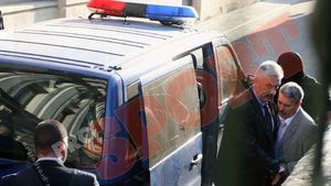 "Le ziceam arbitrilor să se ducă să dea banii înapoi, dacă au luat, cât nu e prea târziu"** Ce a declarat Avram în fața instanței